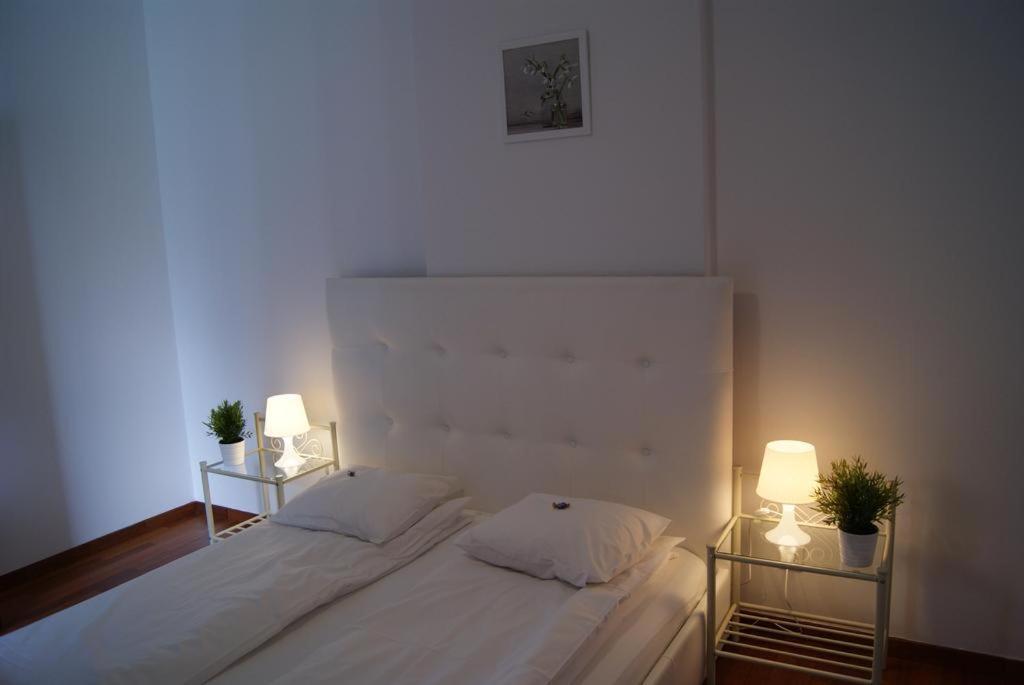 Triton Apartments Варшава Экстерьер фото