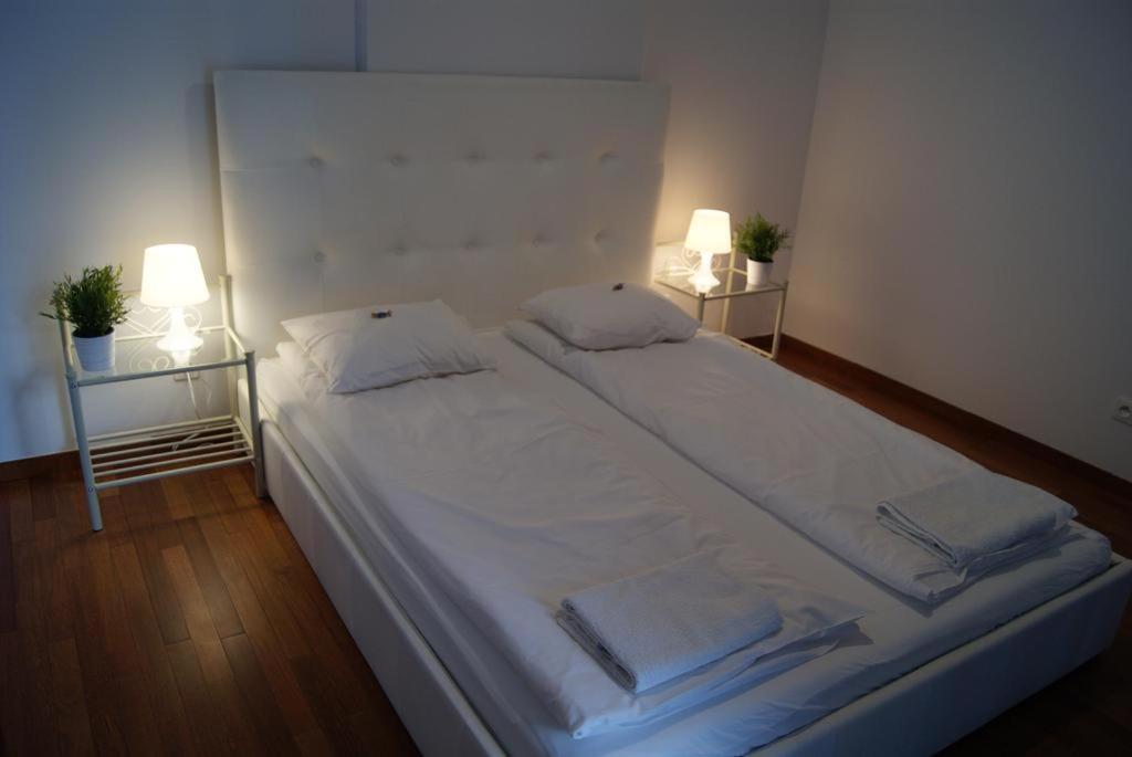 Triton Apartments Варшава Экстерьер фото